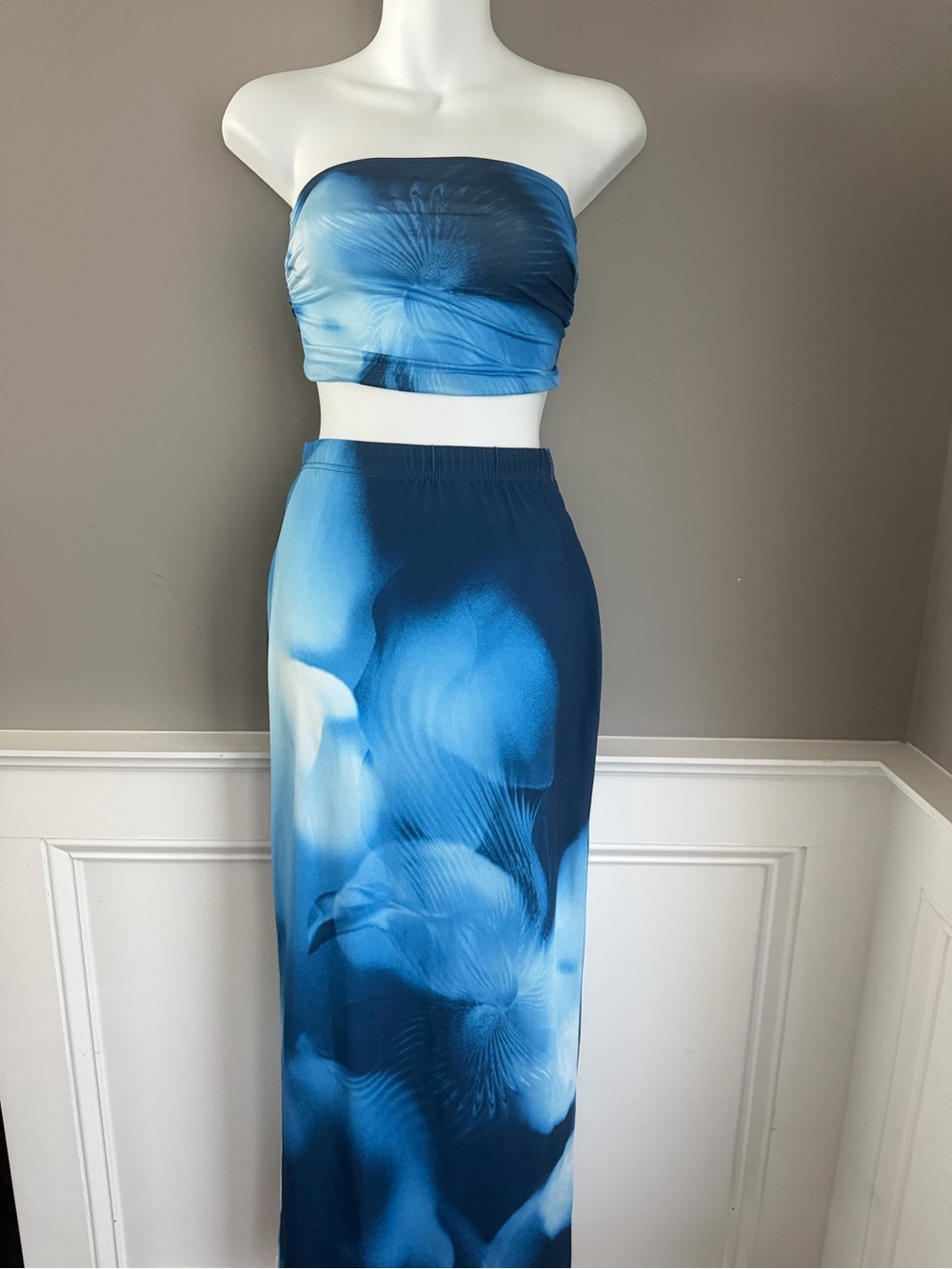 SHEIN Blue Ombre Floral Maxi Skirt